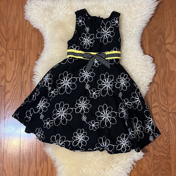 Two Size 6 Girls Dresses/ Two Size 6 Girls Dresses - Picture 2 of 5